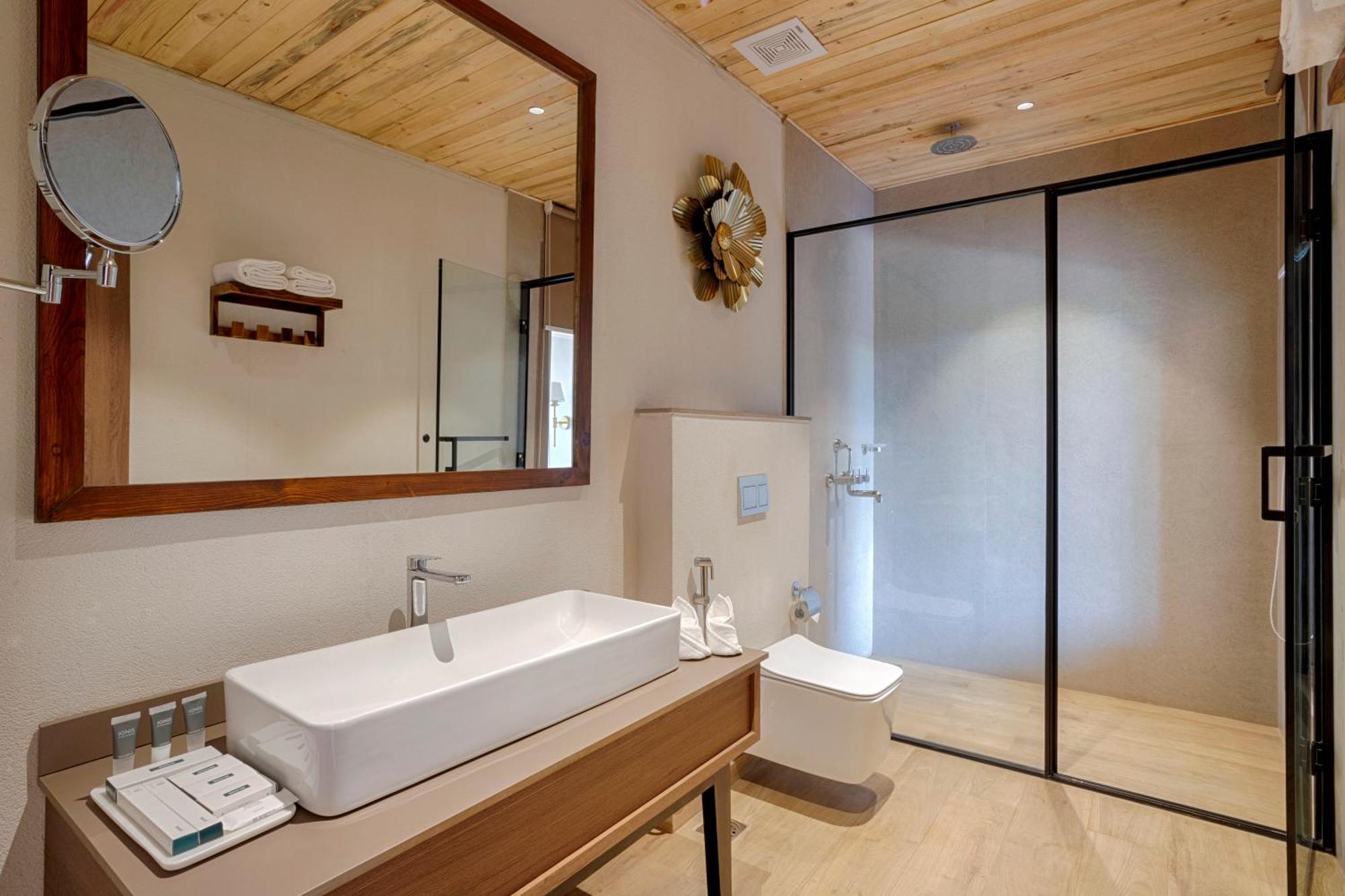 Stone Wood Premier Gokarna Hotell Gokarna  Eksteriør bilde