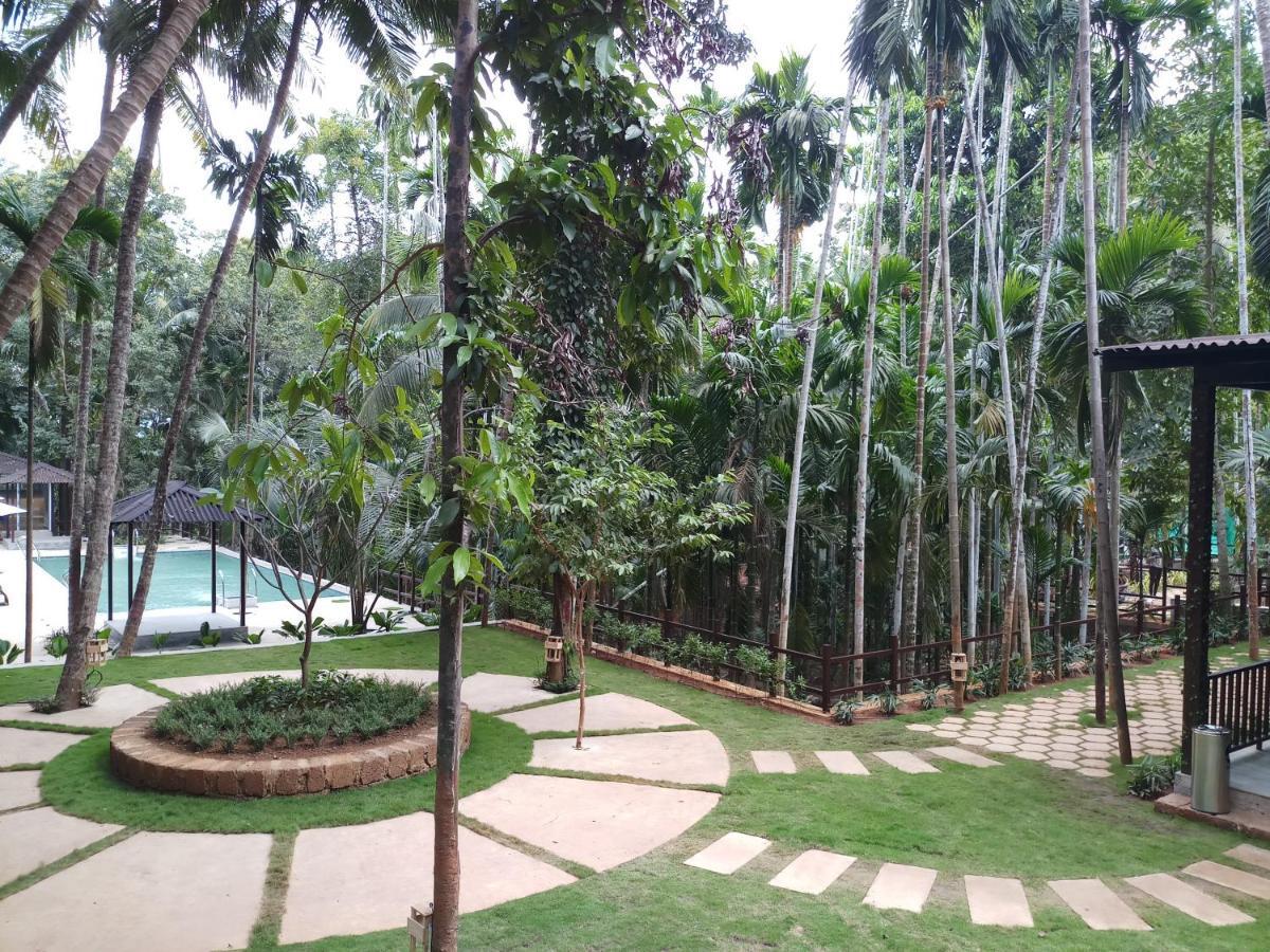 Stone Wood Premier Gokarna Hotell Gokarna  Eksteriør bilde