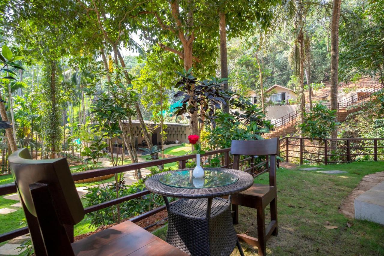 Stone Wood Premier Gokarna Hotell Gokarna  Eksteriør bilde